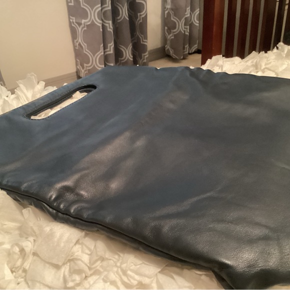 Club Monaco - Picture 8 of 9